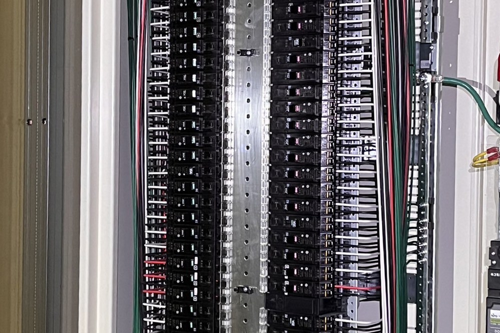 大型分電盤の施工